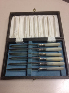 Set of 6 Mother of Pearl knifes in original case